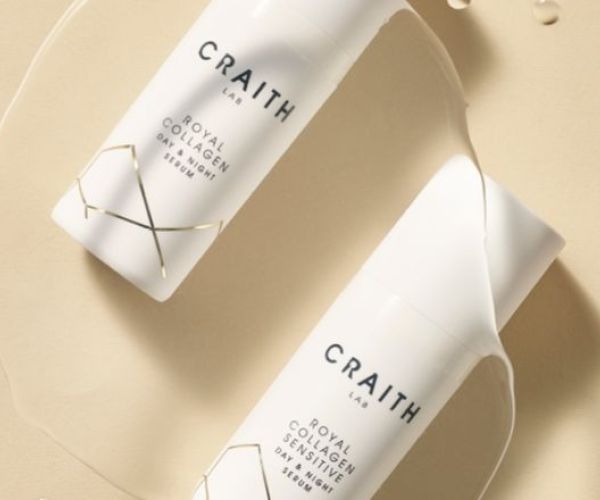 Zwei Tuben Craith Lab Royal Collagen Serum auf beigem Grund mit Gel